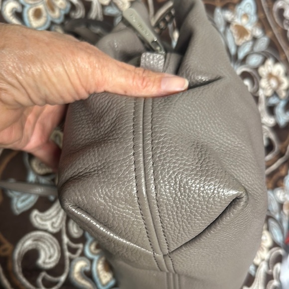 Michael Kors Jet Set Leather Shoulder Bag with Chain Straps - Picture 8 of 16